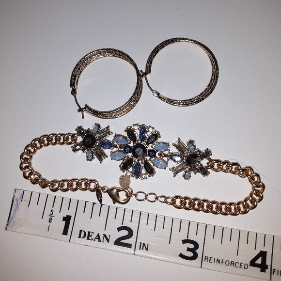 Avon Jewelry - Avon Goldtone Earring and Bracelet Set.